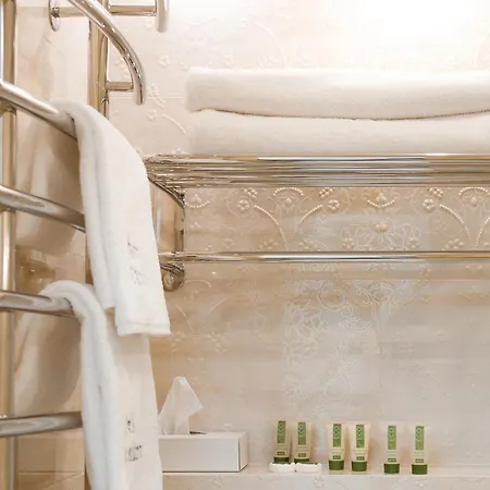 Hotel Chevalier & Bukowel