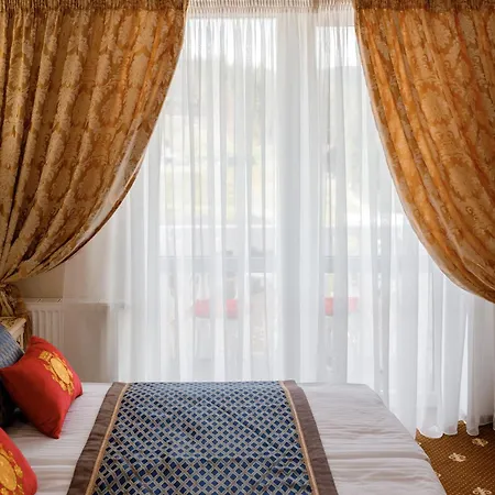 Hotel Chevalier & Bukowel