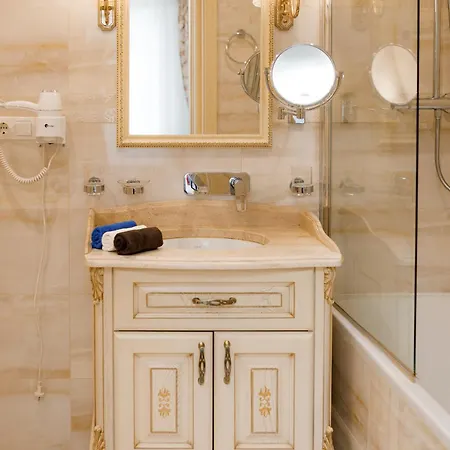 Hotel Chevalier &