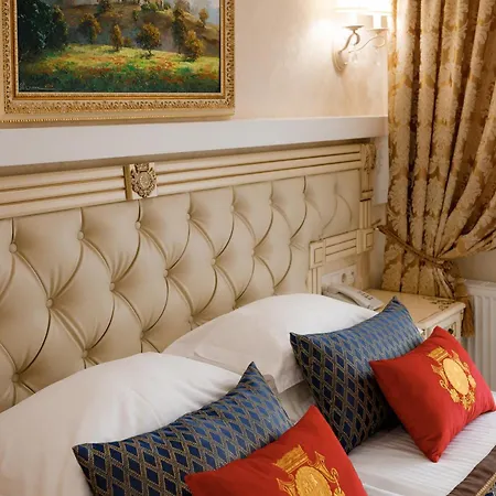 Chevalier & Hotel Bukowel