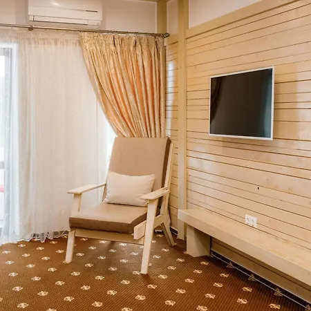 Отель Chevalier &