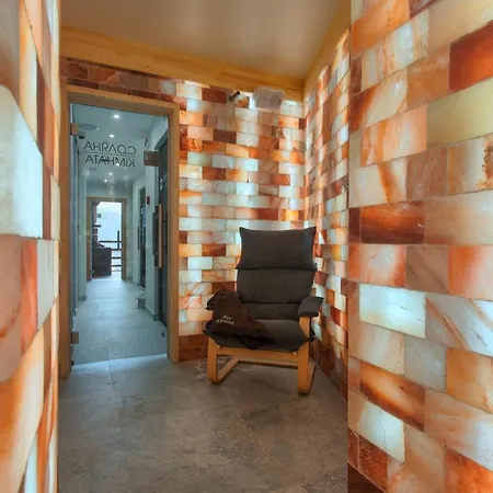 Hotel Chevalier & 4*