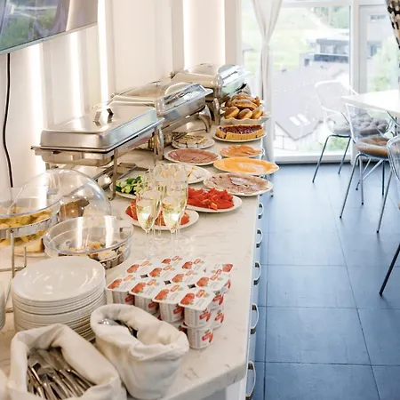 Hotel Chevalier & 4*