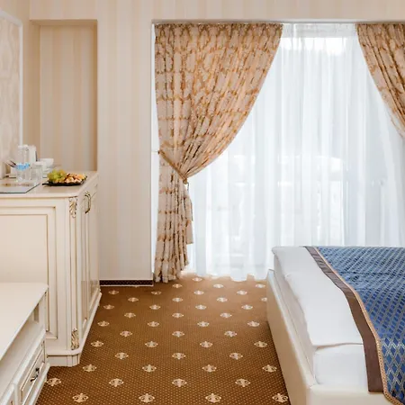 Hotel Chevalier & 4*