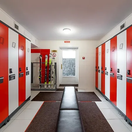 Hotel Chevalier & 4*